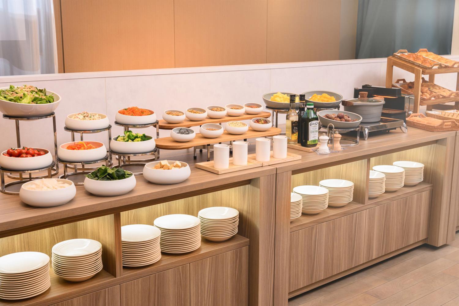The Royal Park Hotel Iconic Кіото Екстер'єр фото A salad bar
